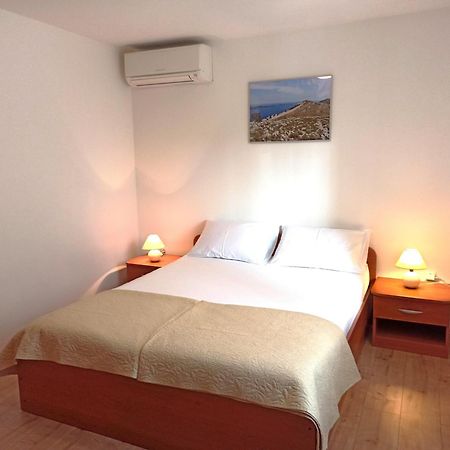 Seaside Apartments Laurus Murter Bagian luar foto