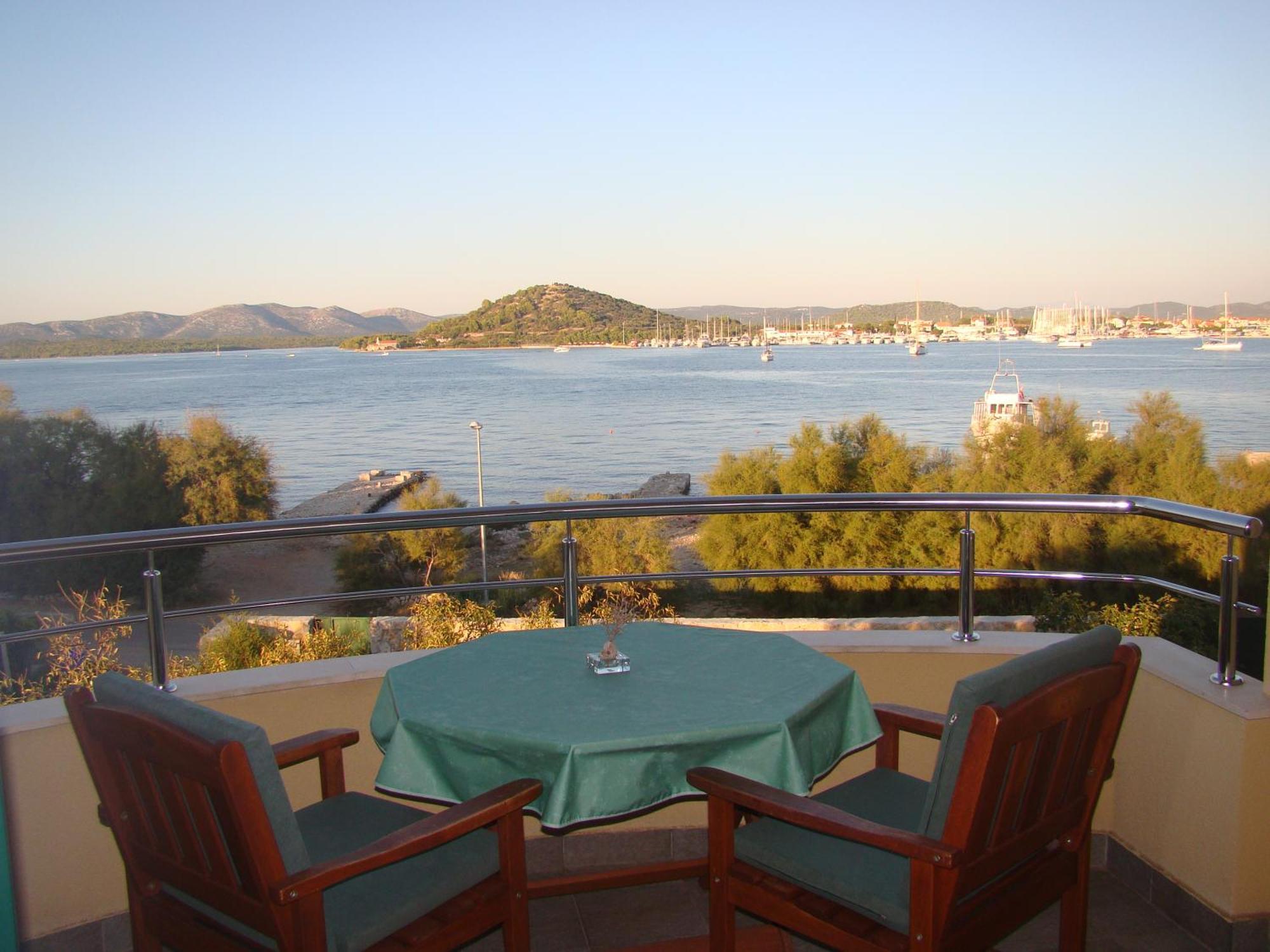 Seaside Apartments Laurus Murter Bagian luar foto